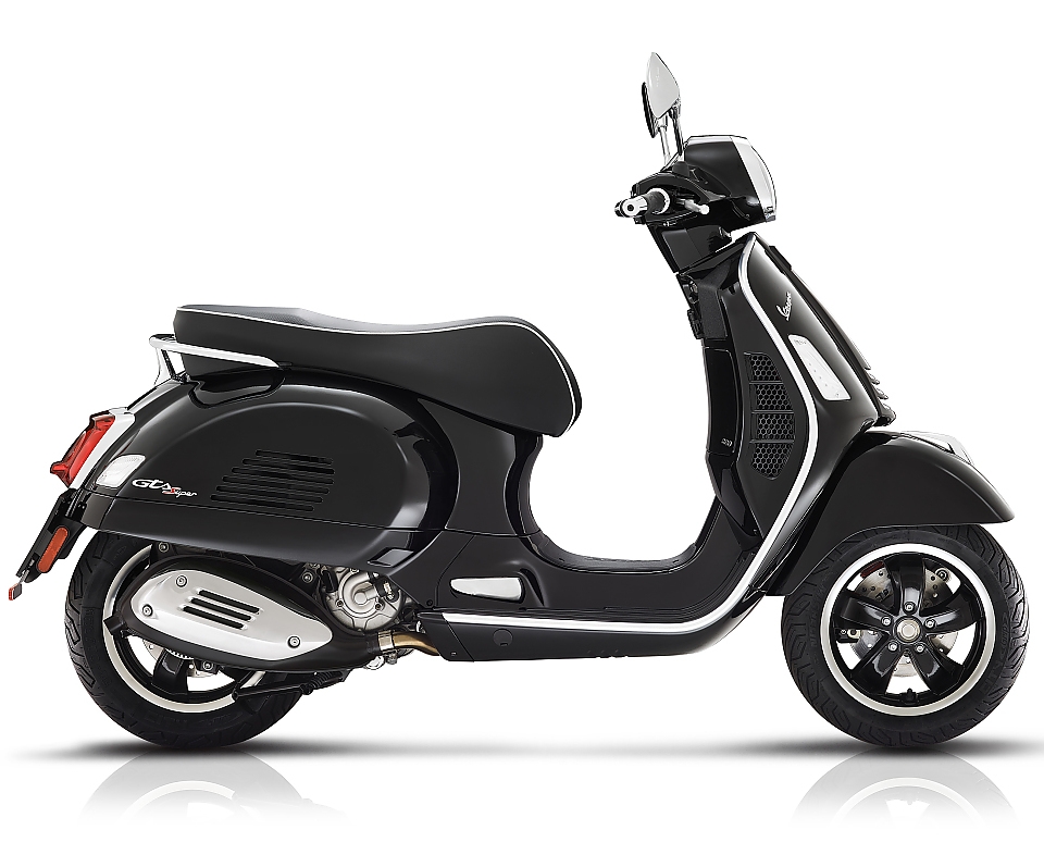 Vespa Gts Super Nero Deciso Scooter Kopen Bij Central Scooters